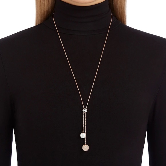 Rose Gold Swarovski crystal necklace - Picture 4 of 6